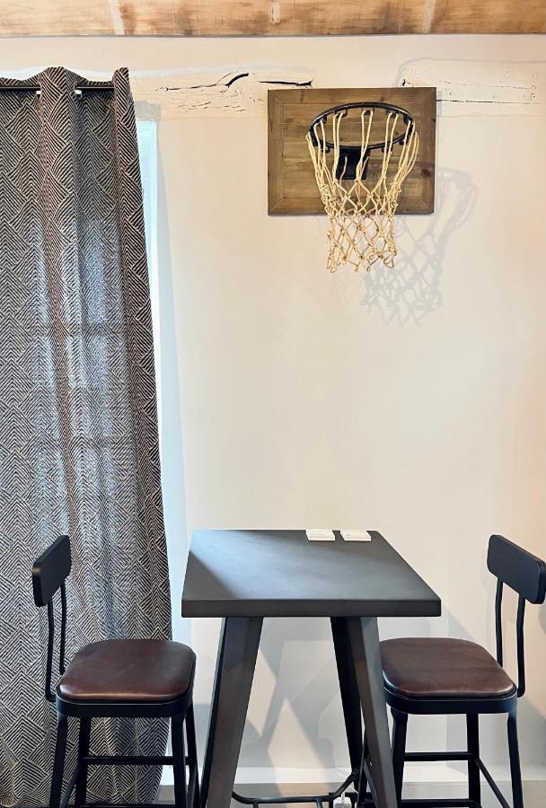 Les Suites De La Tour D'Embas Vitre  Luaran gambar
