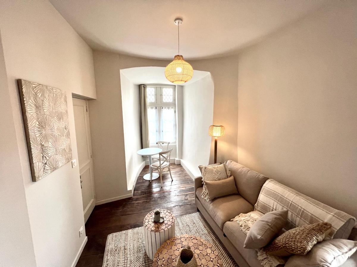 Les Suites De La Tour D'Embas Vitre  Luaran gambar